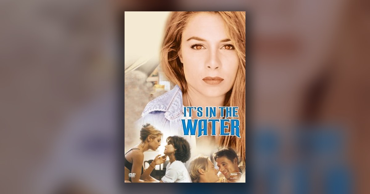 It's in the Water comedie lesbienne : Keri Jo Chapman et Teresa Garrett dans le film de Kelli Herd